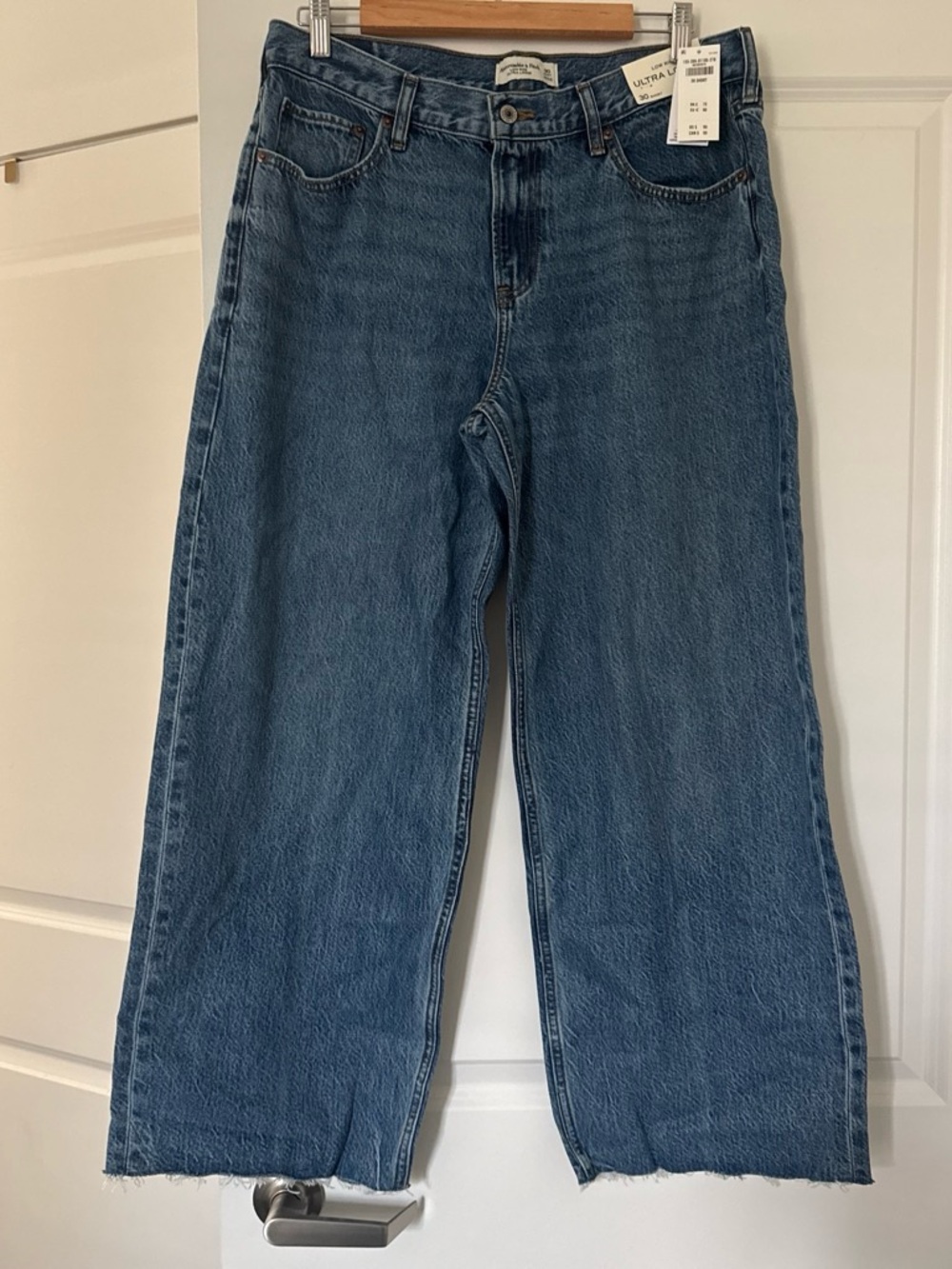 Abercrombie & Fitch Medium Blue Wide-Leg High-Rise Jeans